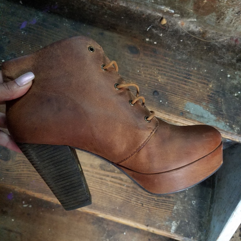 Steve madden vintage raspy platform bootie